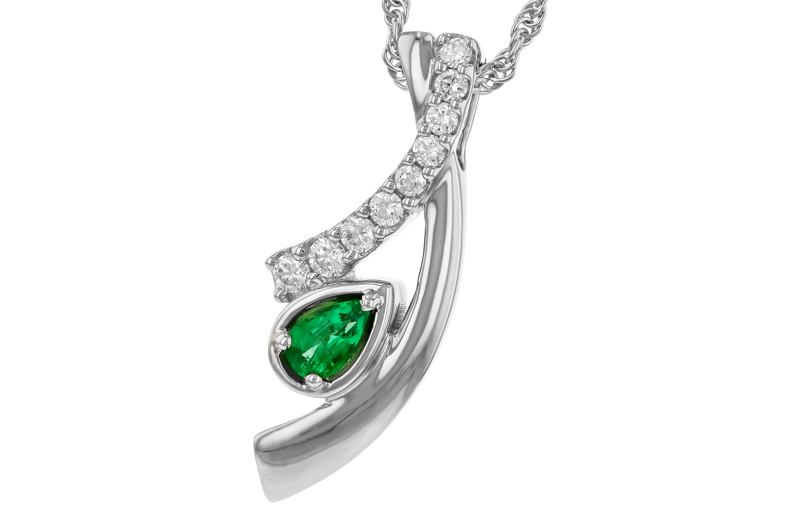 A274-69380: NECKLACE .17 EMERALD .34 TGW (5x3 EMER)