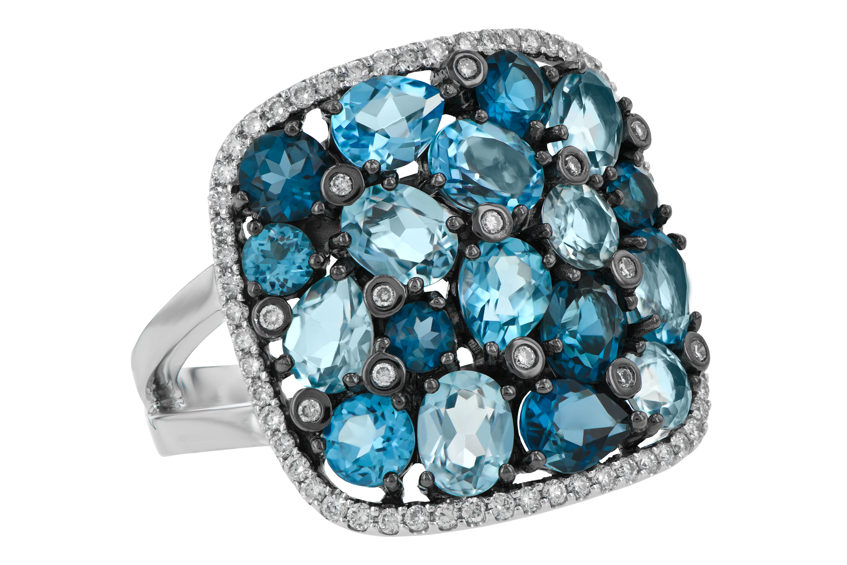 B187-41217: LDS RG 3.67 BLUE TOPAZ 3.94 TGW