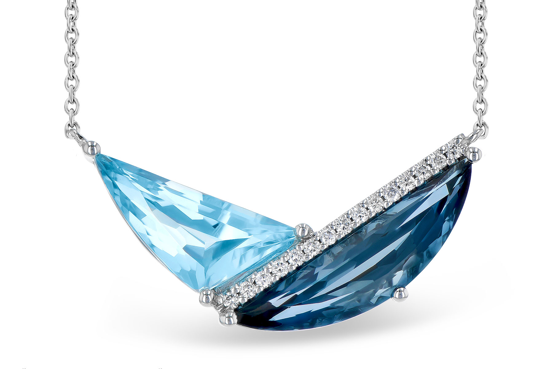 B272-84880: NECK 4.66 BLUE TOPAZ 4.75 TGW (18")