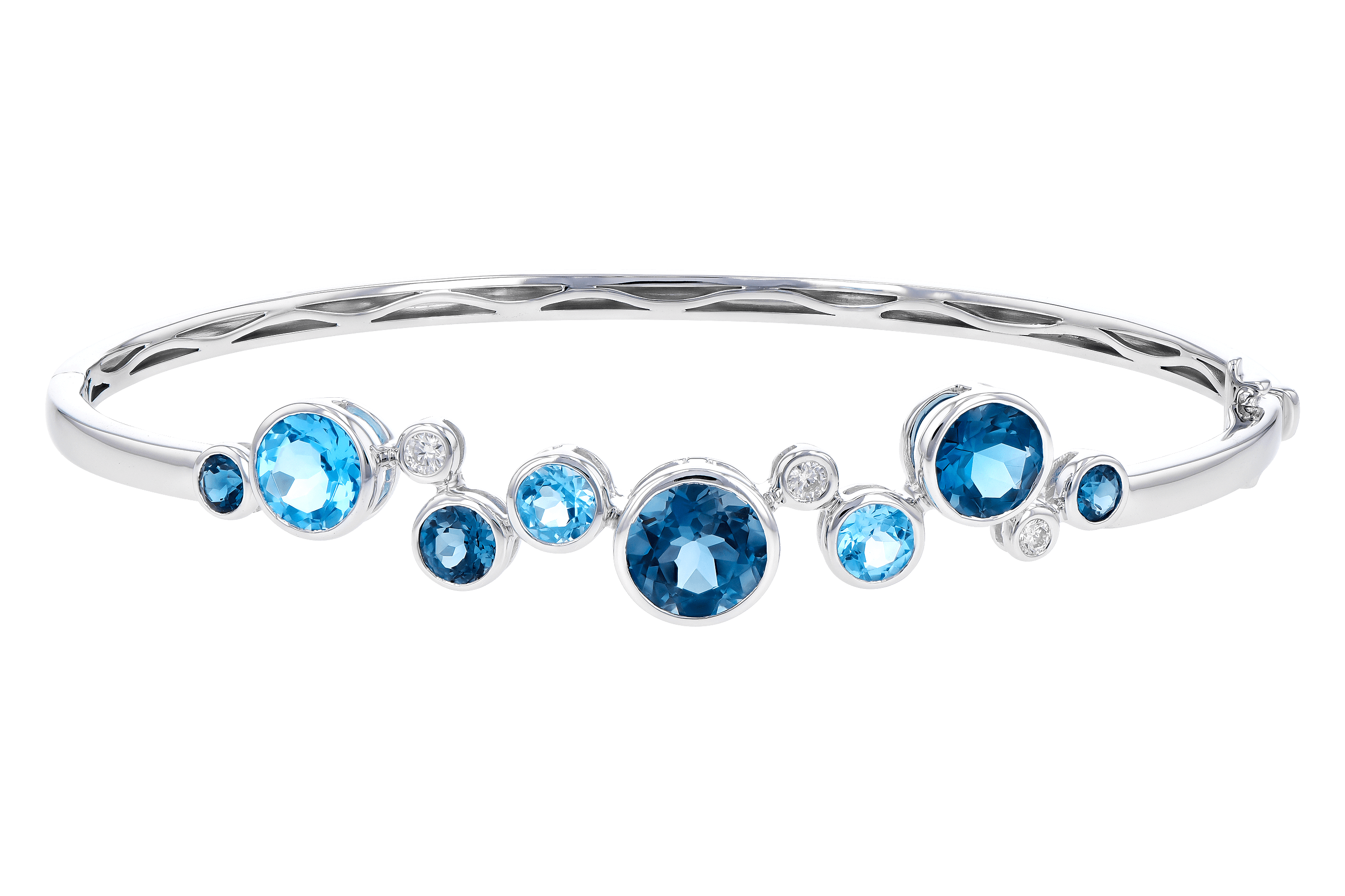 C273-73035: BANGLE 3.95 TW BLUE TOPAZ 4.06 TGW