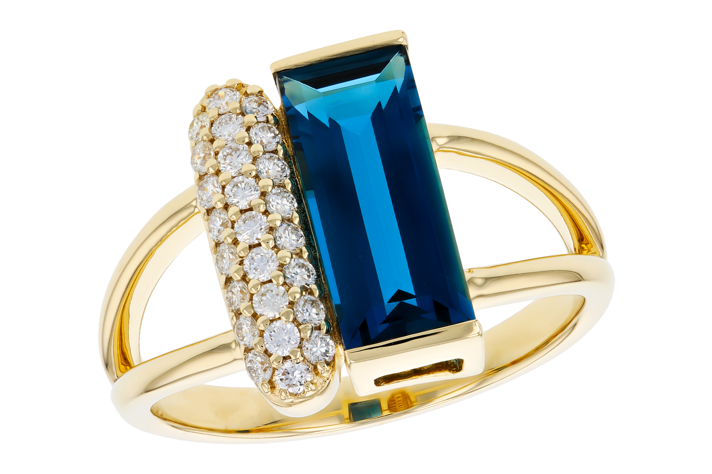D275-56662: LDS RG 2.67 LONDON BLUE TOPAZ 2.92 TGW (12x5MM BT)
