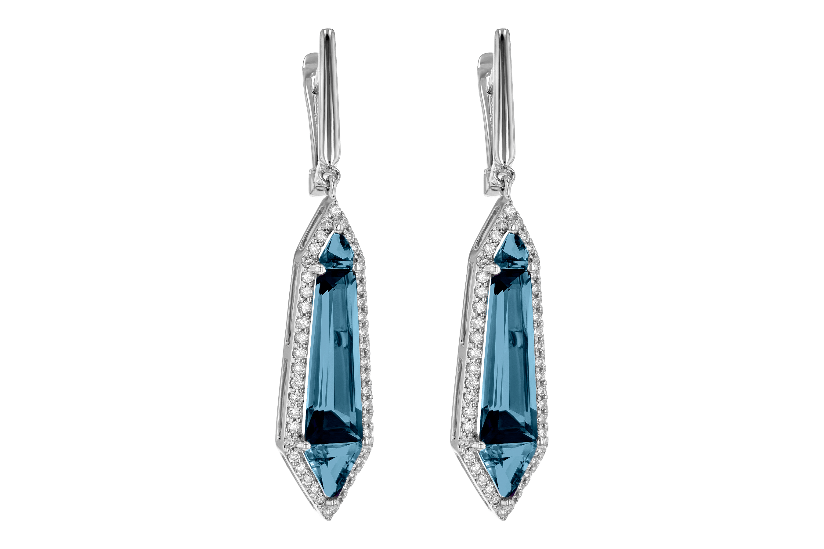 E190-12107: EARR 5.25 LONDON BLUE TOPAZ 5.67 TGW