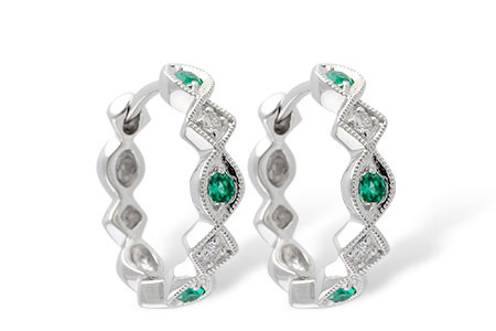 H186-46707: EARRINGS .13 EMERALD .18 TGW