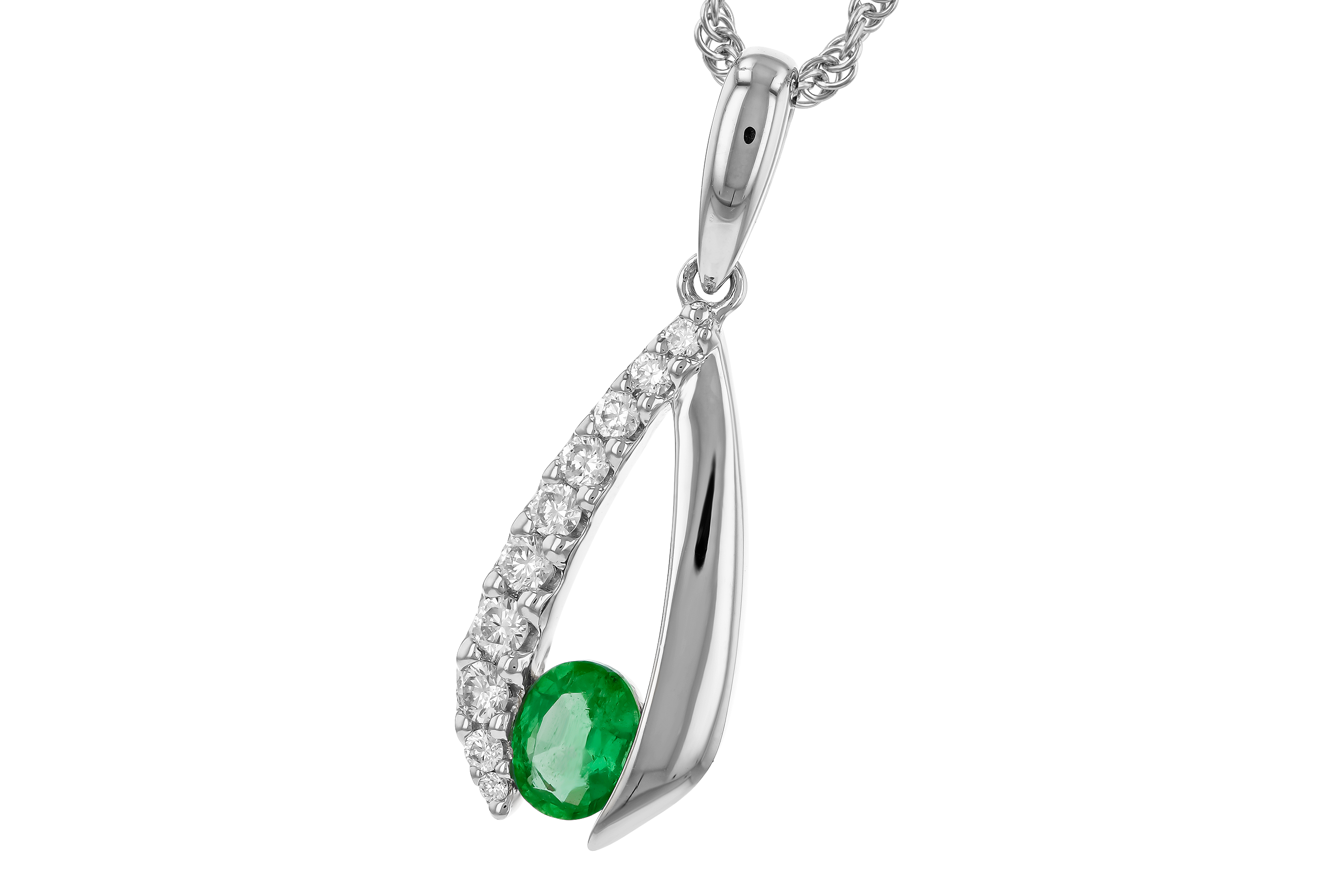 H274-69371: NECKLACE .28 EMERALD .45 TGW (5x4 EMER)