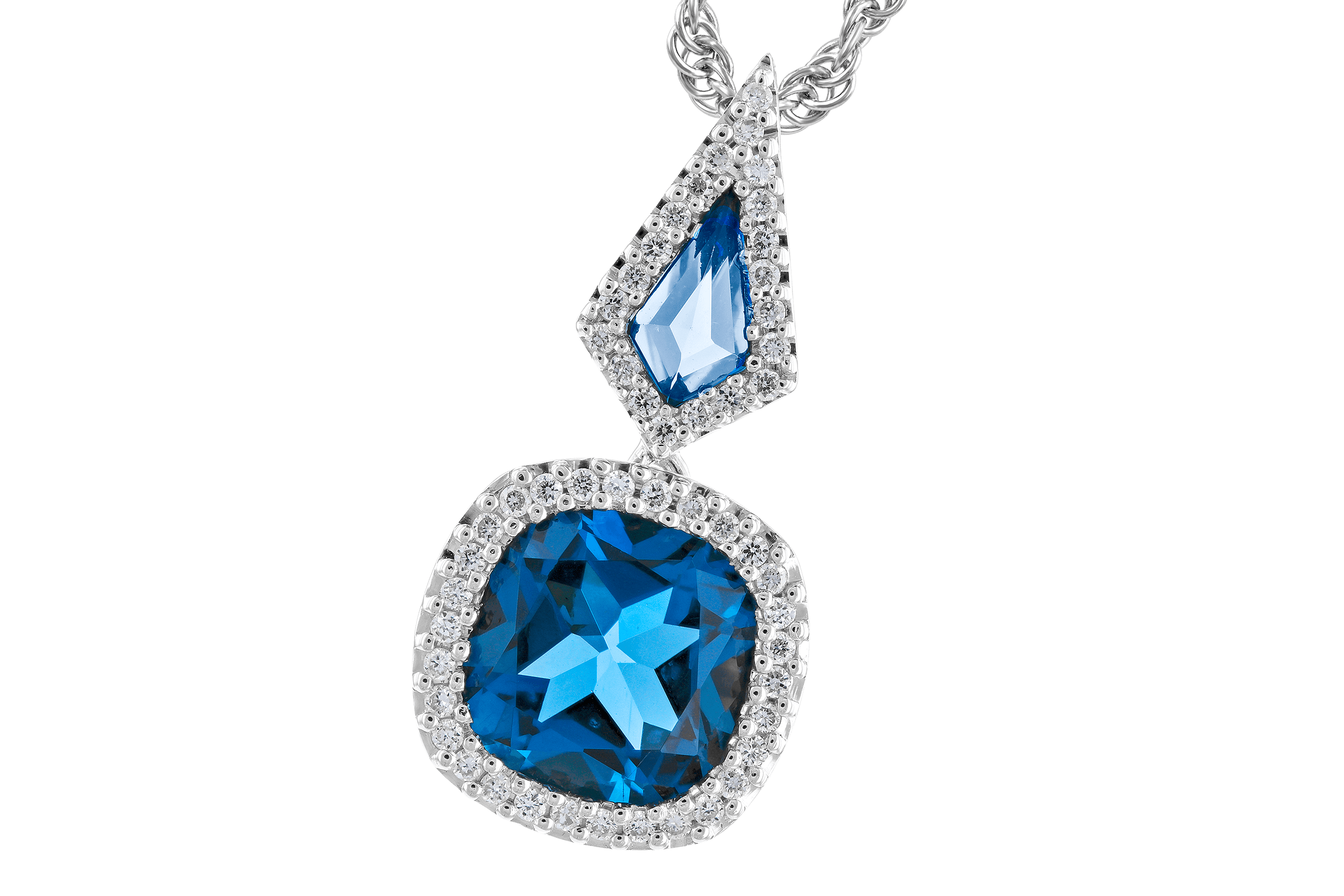 M273-76652: NECK 2.24 TW LONDON BLUE TOPAZ 2.40 TGW