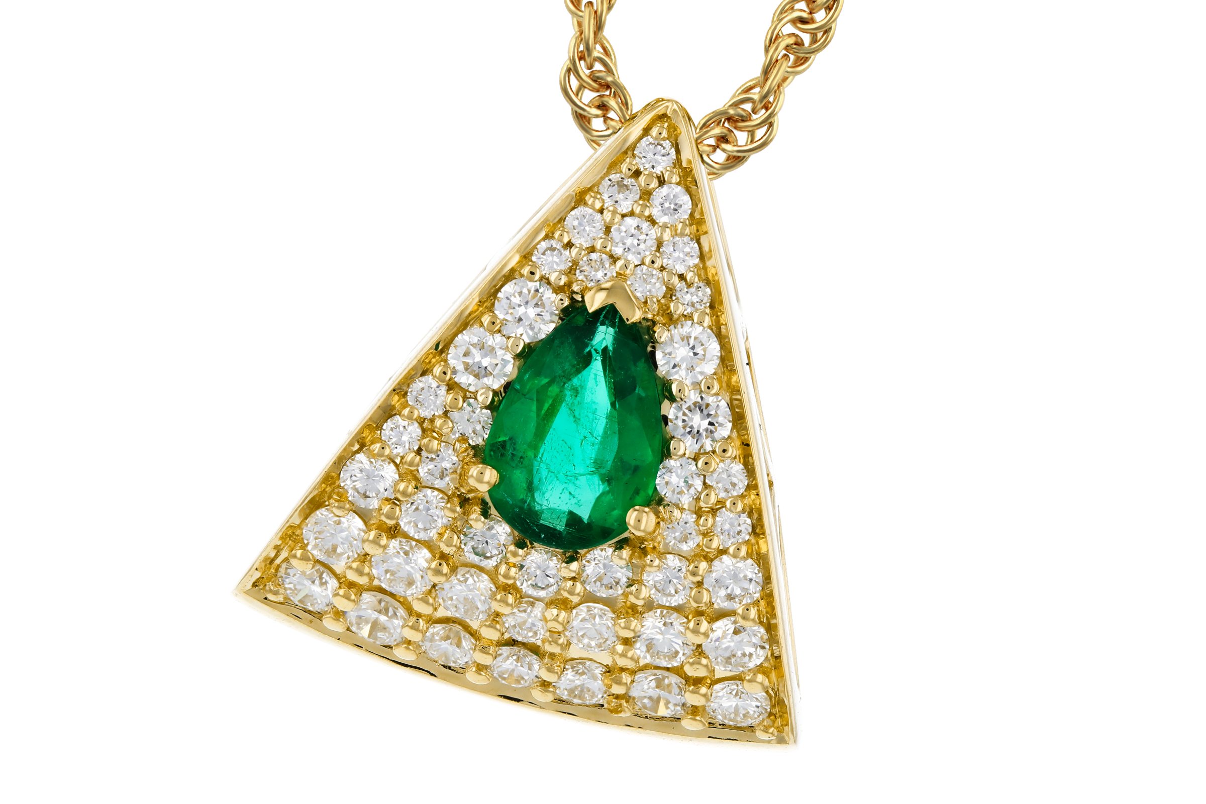 M275-56707: NECKLACE .26 EMERALD .60 TGW (6x4MM EM)